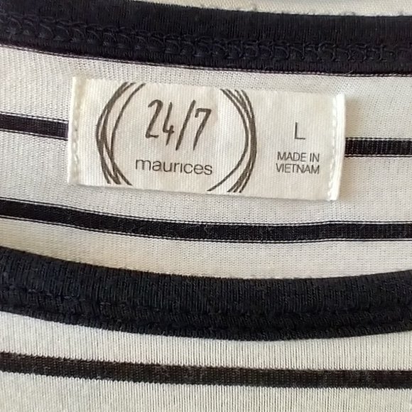 Maurices Tee with Flowered Sleeves - Picture 3 of 5